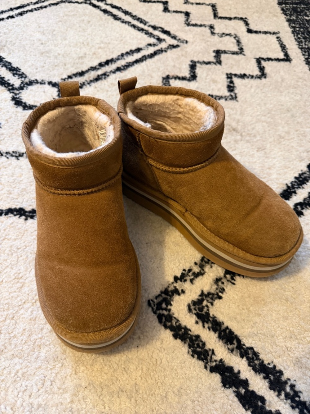 Women’s BearPaw Boots Size 6